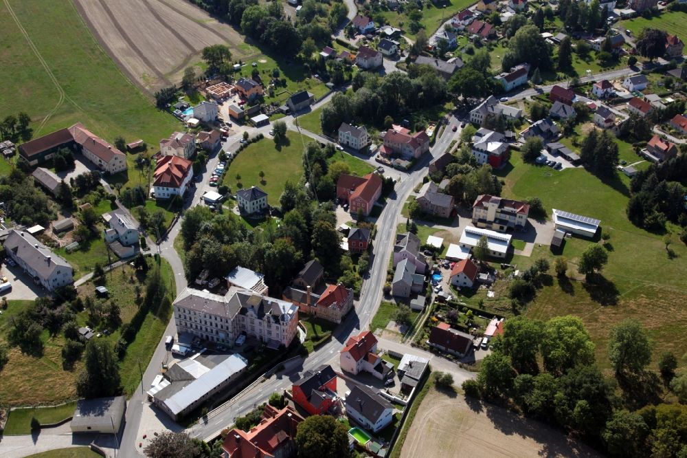 Luftaufnahme Bretnig-Hauswalde - Dorf - Ansicht in Bretnig-Hauswalde im Bundesland Sachsen, Deutschland