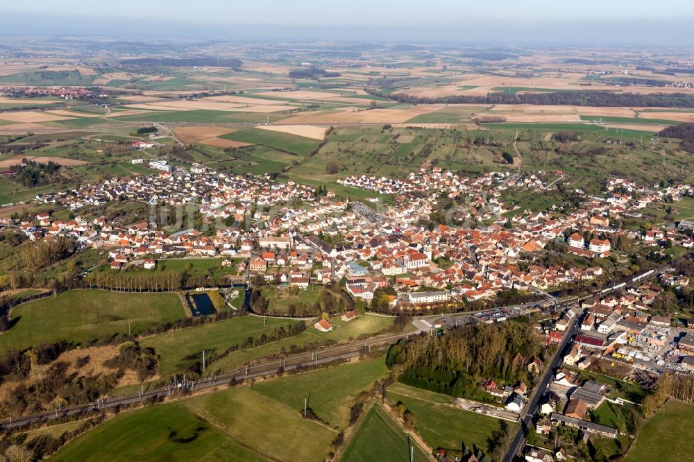 Dettwiller von oben - Dorf - Ansicht in Dettwiller in Grand Est, Frankreich
