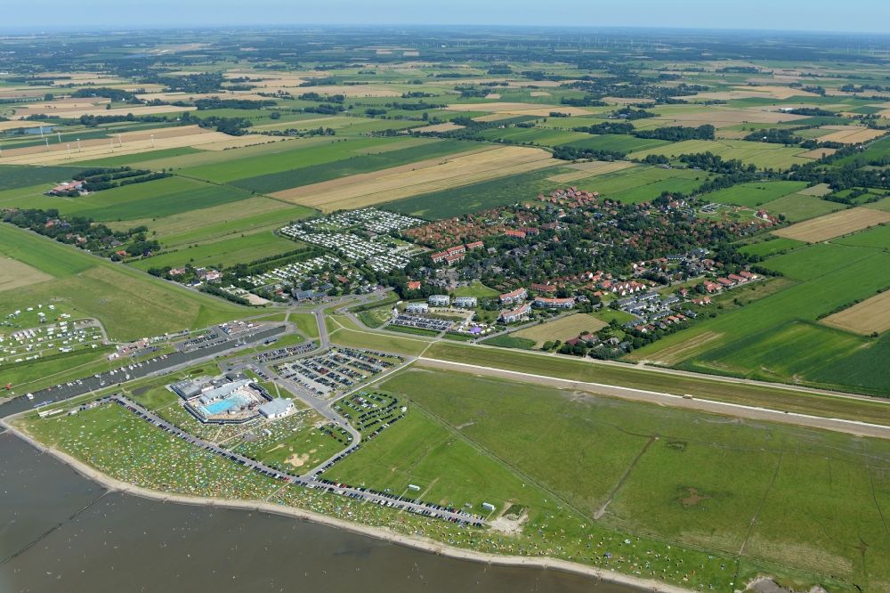 Wurster Nordseeküste aus der Vogelperspektive: Dorf - Ansicht von Dorumer Neufeld in Wurster Nordseeküste im Bundesland Niedersachsen