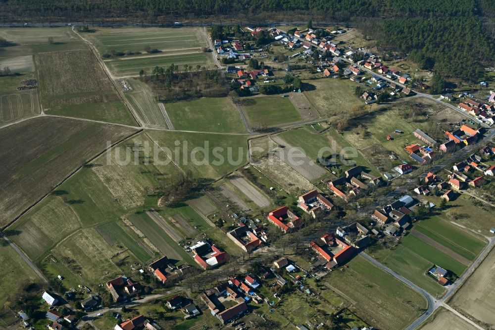 Elsholz aus der Vogelperspektive: Dorf - Ansicht in Elsholz im Bundesland Brandenburg, Deutschland
