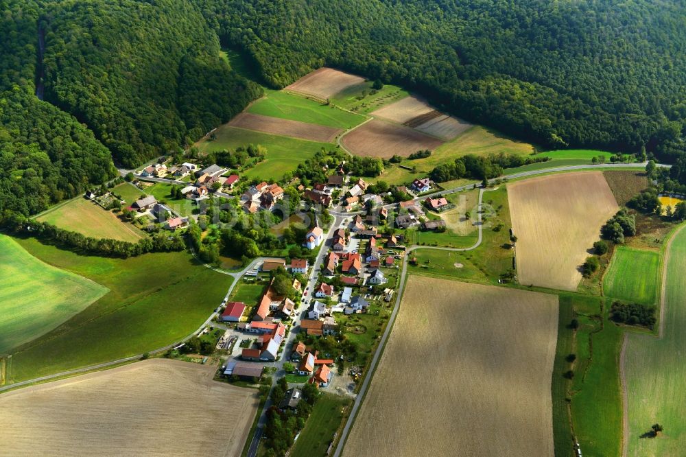 Fabrikschleichach aus der Vogelperspektive: Dorf - Ansicht von Fabrikschleichach im Bundesland Bayern