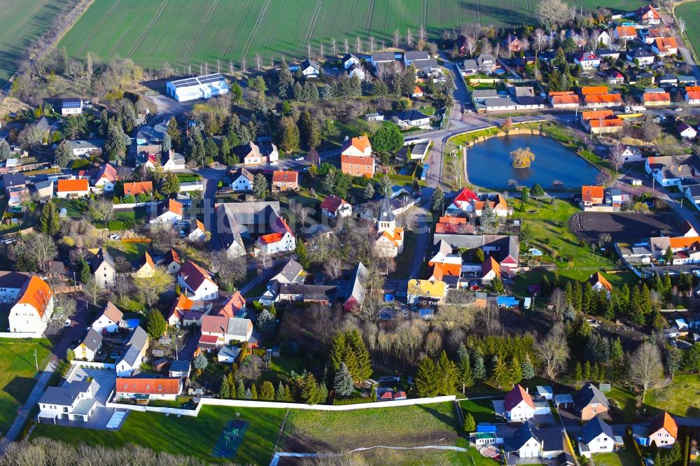 Gnetsch aus der Vogelperspektive: Dorf - Ansicht in Gnetsch im Bundesland Sachsen-Anhalt, Deutschland