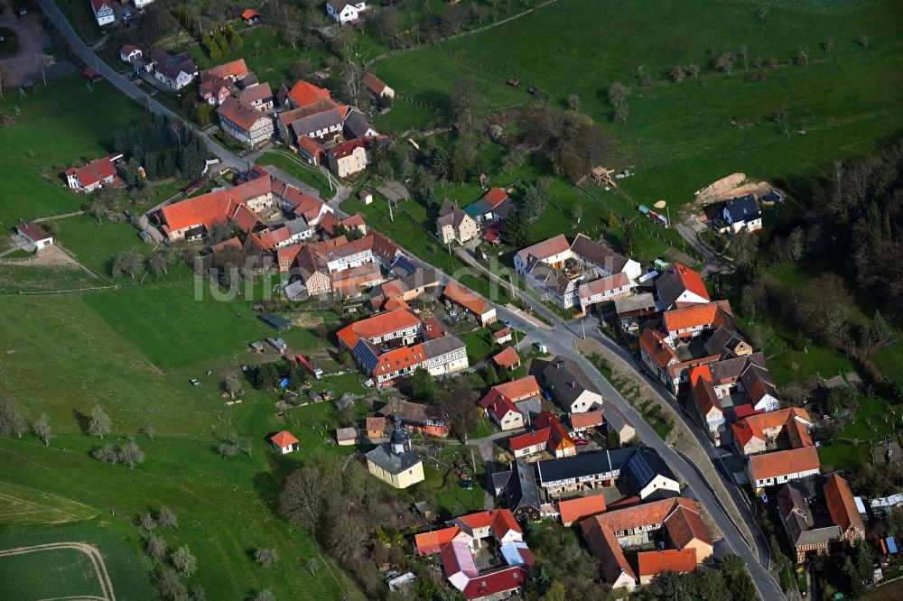 Luftaufnahme Hellborn - Dorf - Ansicht in Hellborn im Bundesland Thüringen, Deutschland