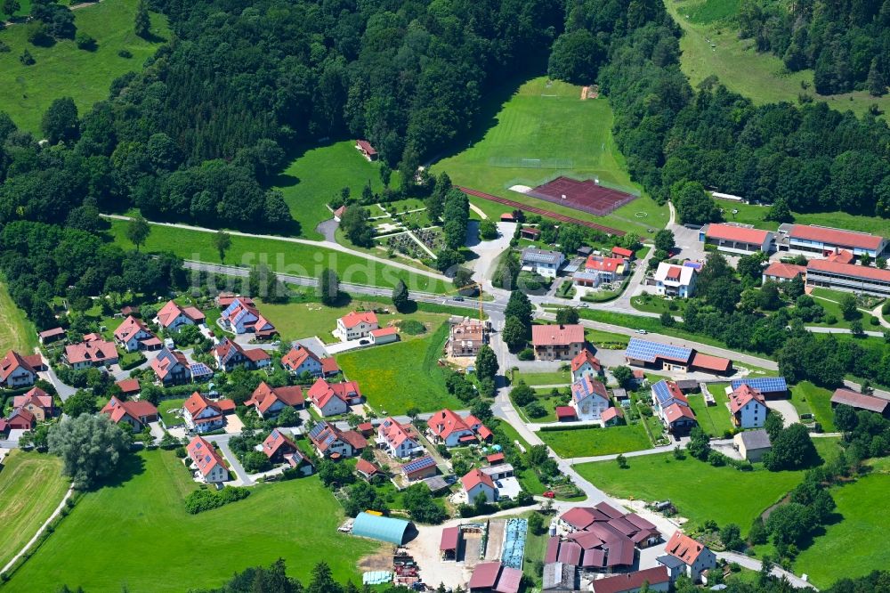 Holnstein aus der Vogelperspektive: Dorf - Ansicht in Holnstein im Bundesland Bayern, Deutschland