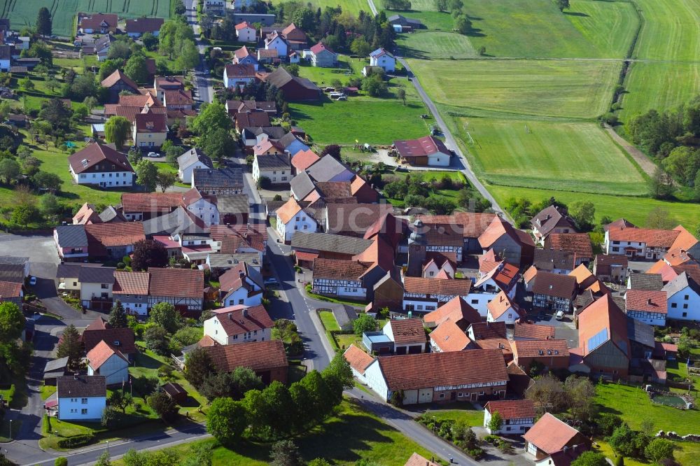 Luftaufnahme Hutzdorf - Dorf - Ansicht in Hutzdorf im Bundesland Hessen, Deutschland
