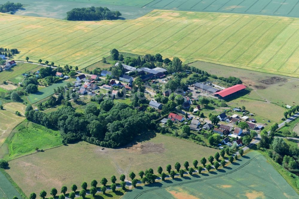 Küdow aus der Vogelperspektive: Dorf - Ansicht in Küdow im Bundesland Brandenburg, Deutschland