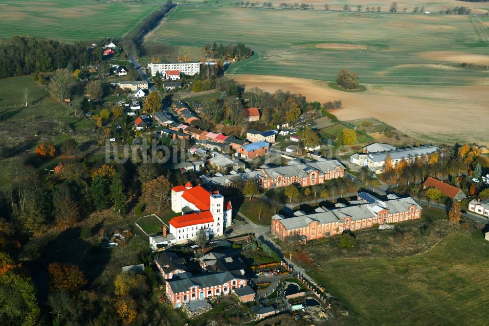 Luftbild Klein Helle - Dorf - Ansicht in Klein Helle im Bundesland Mecklenburg-Vorpommern, Deutschland