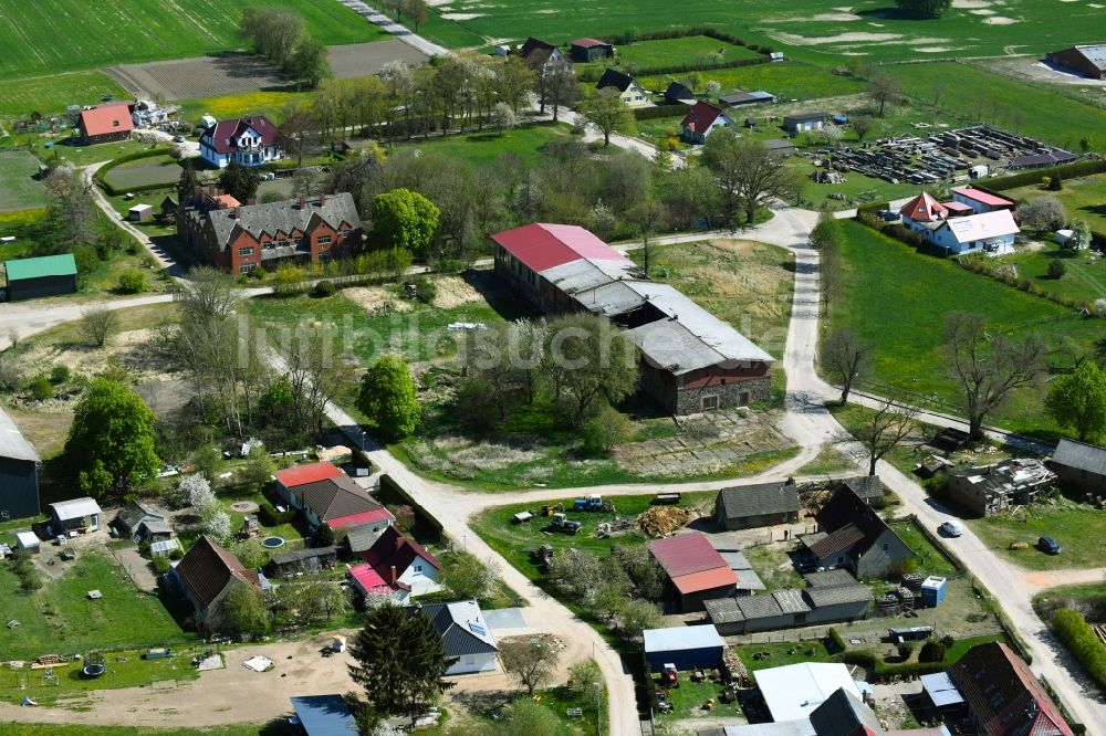 Luftaufnahme Laeven - Dorf - Ansicht in Laeven im Bundesland Mecklenburg-Vorpommern, Deutschland
