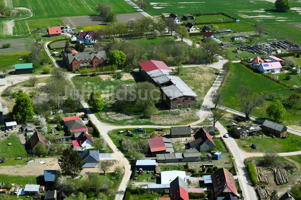 Laeven von oben - Dorf - Ansicht in Laeven im Bundesland Mecklenburg-Vorpommern, Deutschland