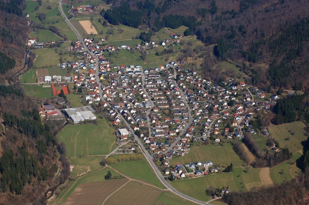 Langenau aus der Vogelperspektive: Dorf - Ansicht in Langenau im Bundesland Baden-Württemberg, Deutschland
