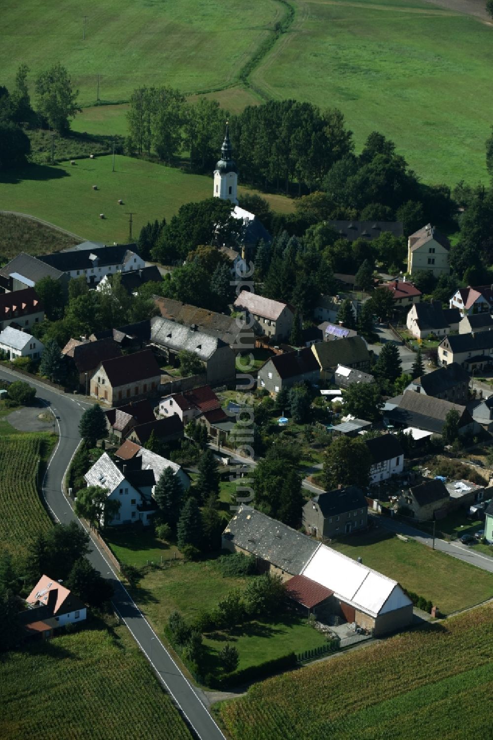 Müglenz aus der Vogelperspektive: Dorf - Ansicht von Müglenz im Bundesland Sachsen