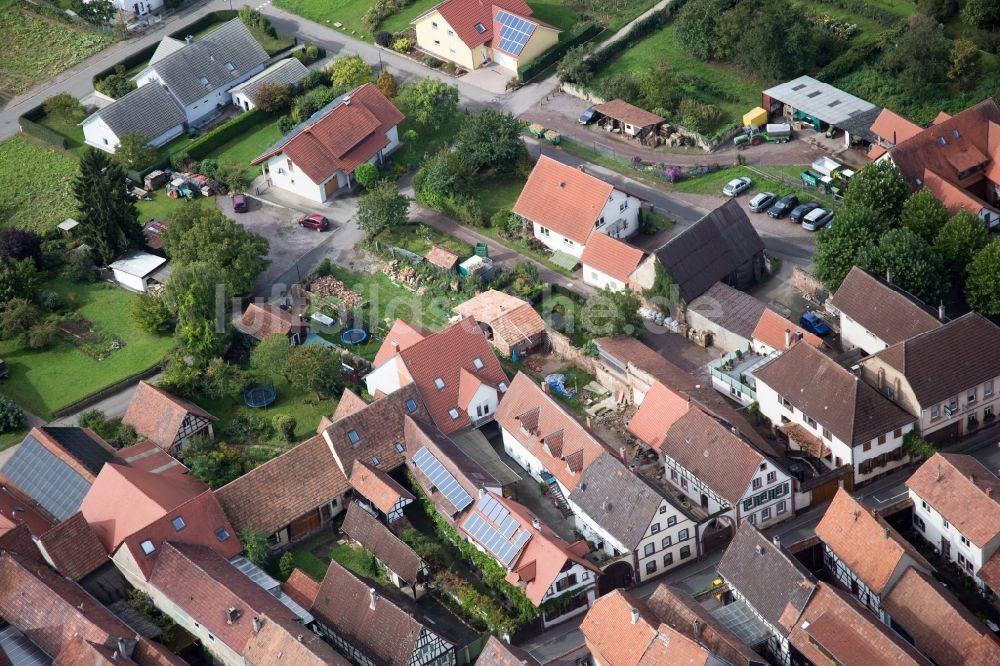 Heuchelheim-Klingen aus der Vogelperspektive: Dorf - Ansicht im Ortsteil Heuchelheim in Heuchelheim-Klingen im Bundesland Rheinland-Pfalz
