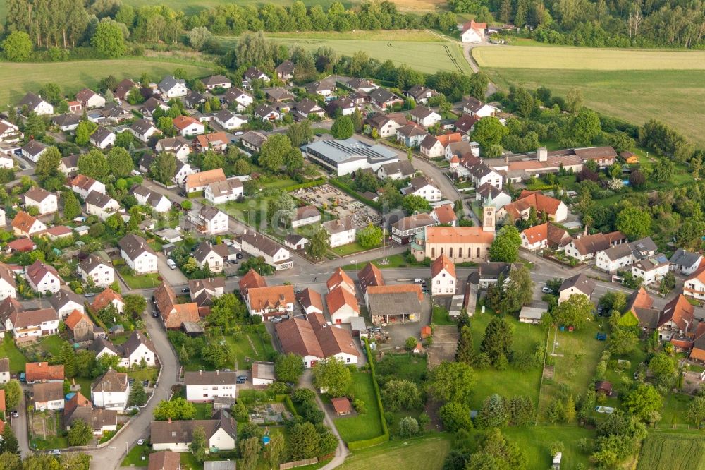 Rheinau von oben - Dorf - Ansicht im Ortsteil Honau in Rheinau im Bundesland Baden-Württemberg, Deutschland