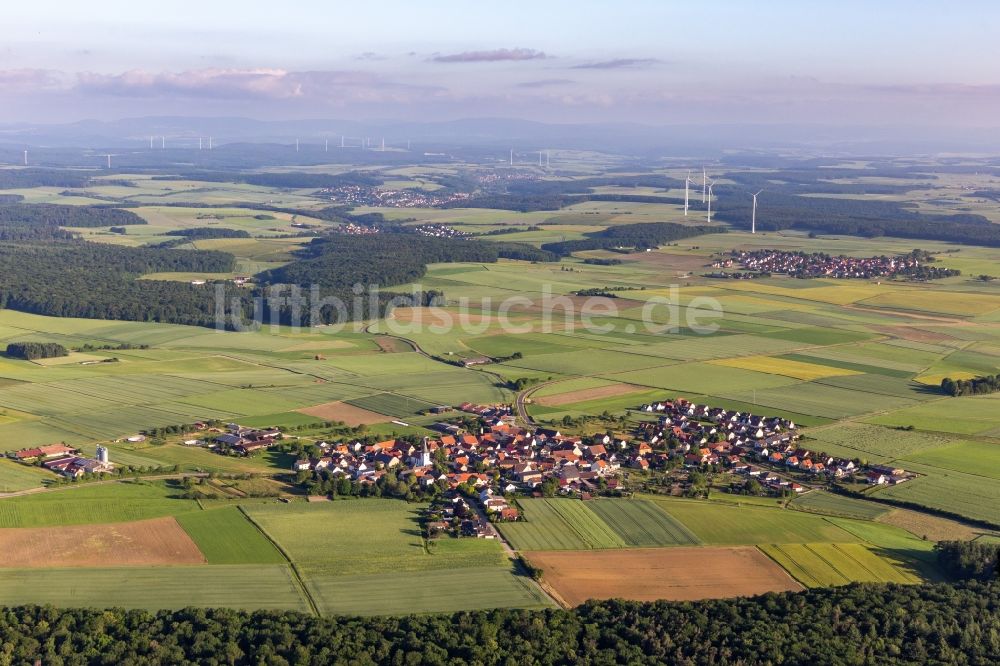 Luftbild Ebertshausen - Dorf - Ansicht am Rande von Feldern in Ebertshausen im Bundesland Bayern