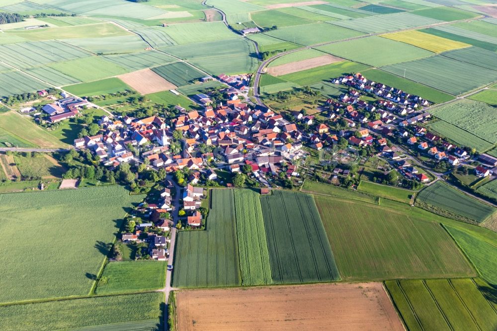Luftaufnahme Ebertshausen - Dorf - Ansicht am Rande von Feldern in Ebertshausen im Bundesland Bayern