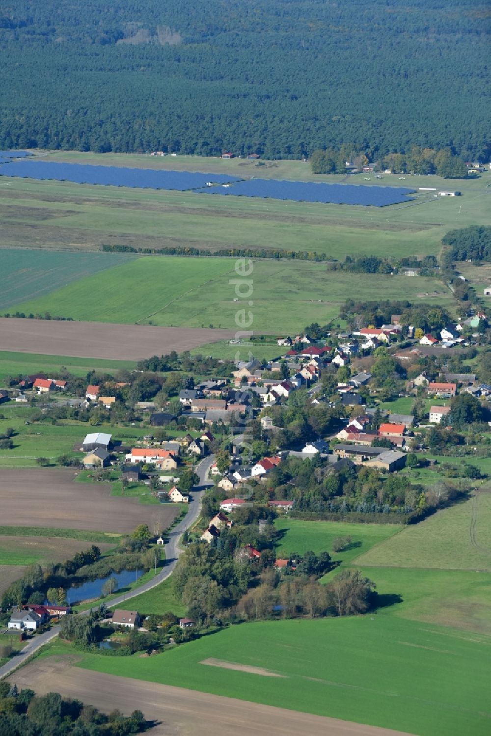 Luftbild Eggersdorf - Dorf - Ansicht am Rande von Feldern in Eggersdorf im Bundesland Brandenburg, Deutschland