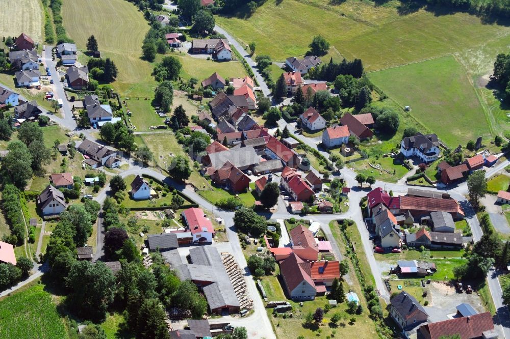 Hollstein von oben - Dorf - Ansicht am Rande von Feldern in Hollstein im Bundesland Hessen, Deutschland