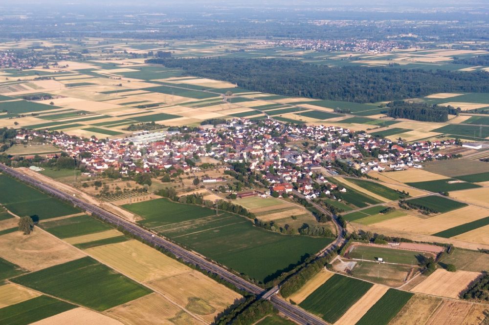 Luftaufnahme Kürzell - Dorf - Ansicht am Rande von Feldern in Kürzell im Bundesland Baden-Württemberg, Deutschland