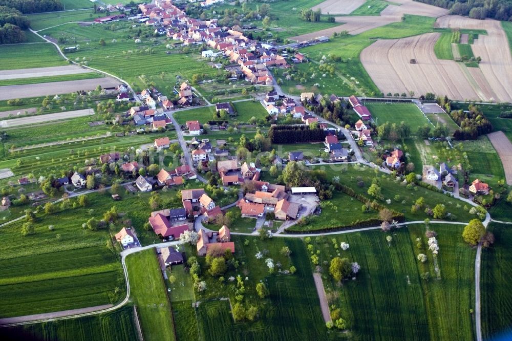 Luftbild Laubach - Dorf - Ansicht am Rande von Feldern in Laubach in Grand Est, Frankreich
