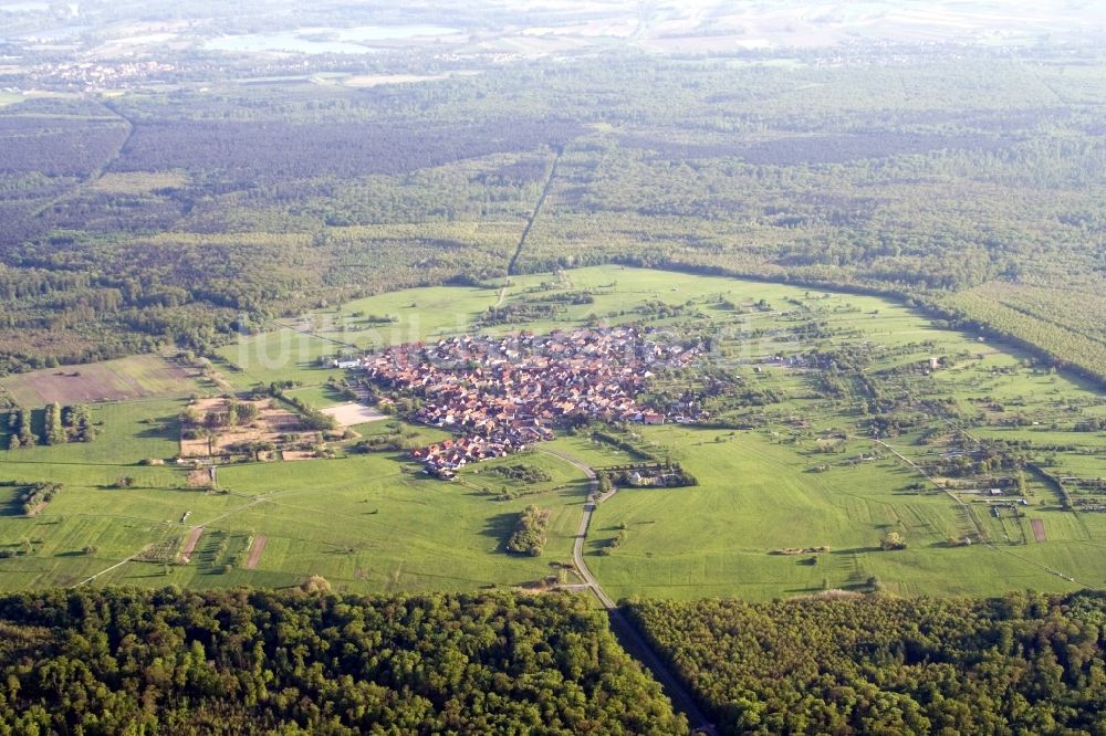 Luftbild Wörth am Rhein - Dorf - Ansicht am Rande von Feldern im Ortsteil Büchelberg in Wörth am Rhein im Bundesland Rheinland-Pfalz