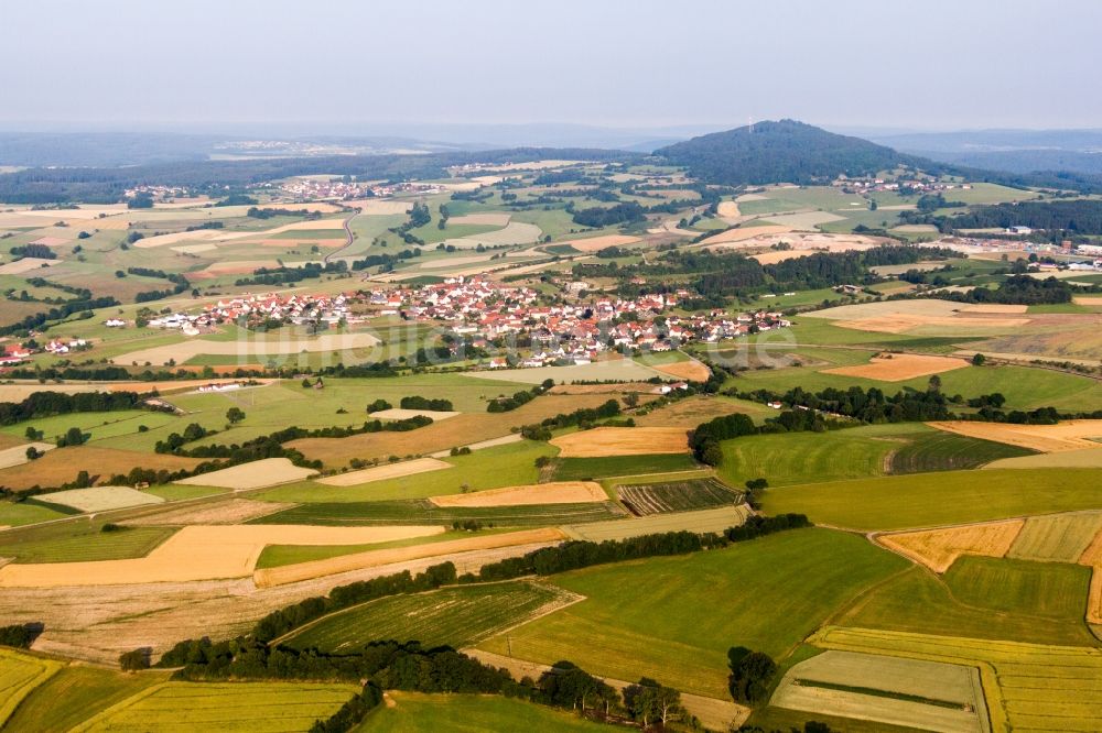 Luftbild Oberleichtersbach - Dorf - Ansicht am Rande von Feldern im Ortsteil Breitenbach in Oberleichtersbach im Bundesland Bayern, Deutschland
