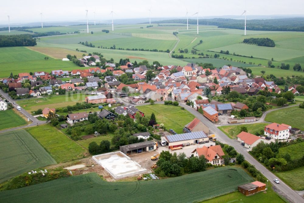 Luftbild Karlstadt - Dorf - Ansicht am Rande von Feldern im Ortsteil Heßlar in Karlstadt im Bundesland Bayern, Deutschland