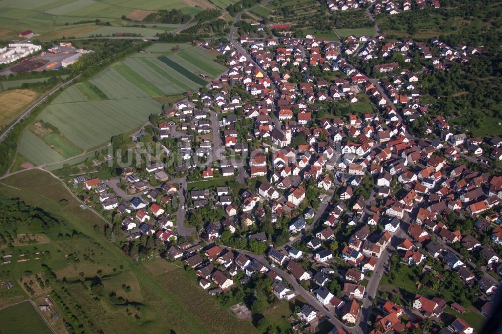 Luftaufnahme Herrenberg - Dorf - Ansicht am Rande von Feldern im Ortsteil Kayh in Herrenberg im Bundesland Baden-Württemberg, Deutschland