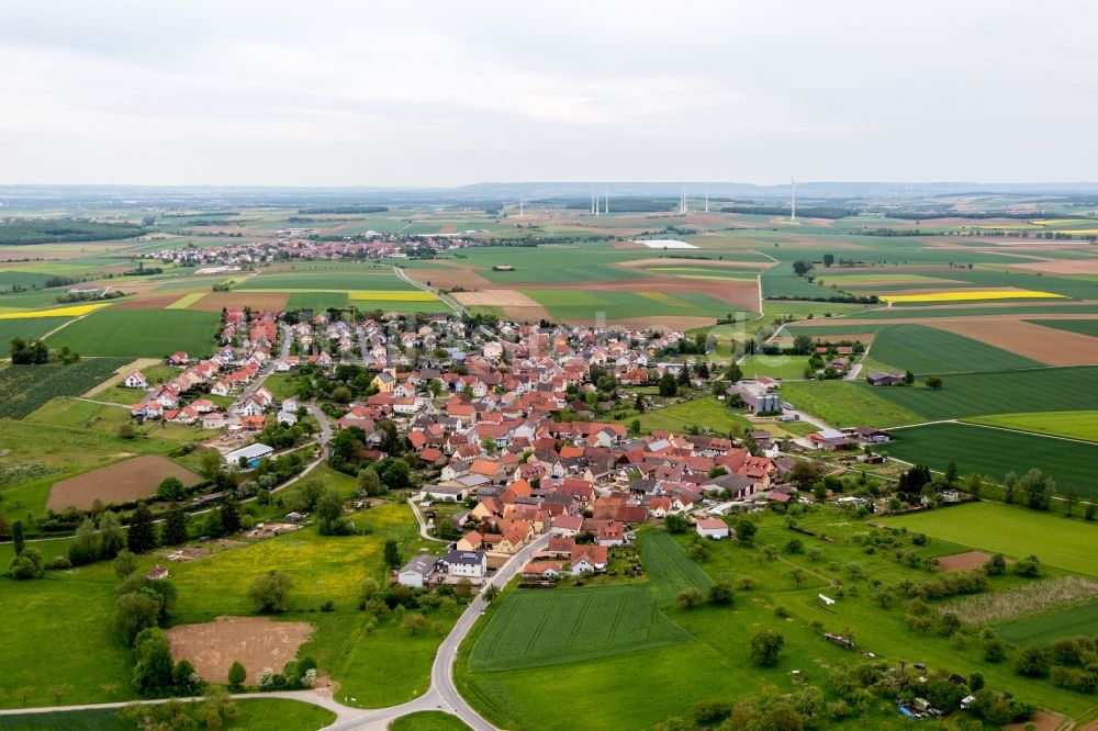 Luftaufnahme Hausen - Dorf - Ansicht am Rande von Feldern im Ortsteil Rieden in Hausen im Bundesland Bayern, Deutschland