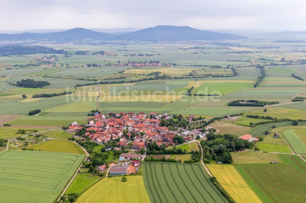 Luftbild Höchheim - Dorf - Ansicht am Rande von Feldern im Ortsteil Rothausen in Höchheim im Bundesland Bayern, Deutschland