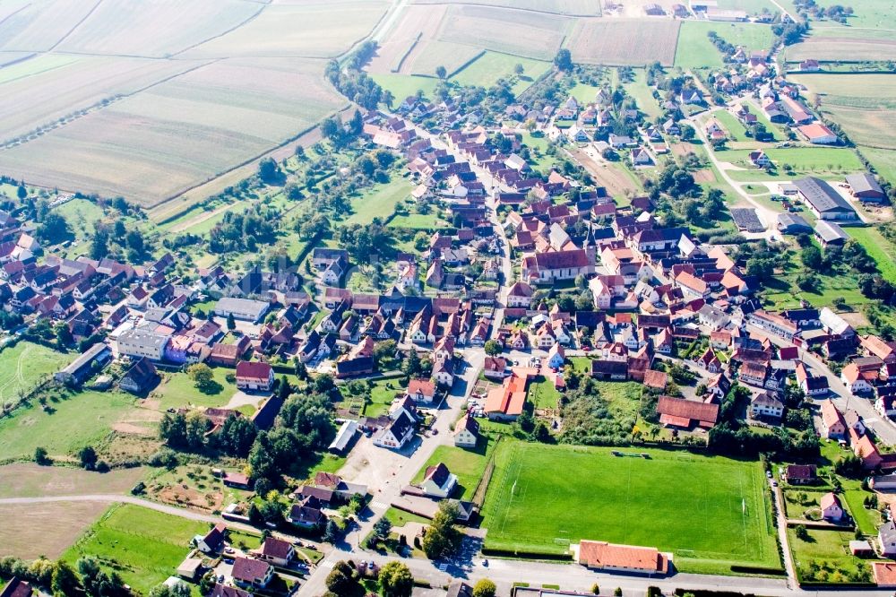 Luftbild Riedseltz - Dorf - Ansicht am Rande von Feldern in Riedseltz in Grand Est, Frankreich