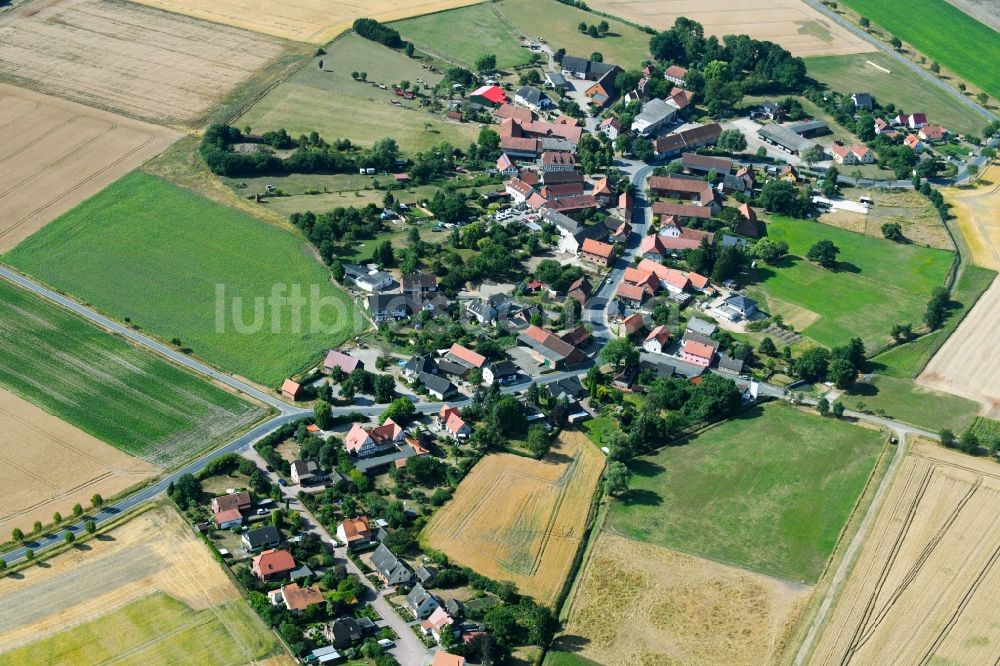Scheppau aus der Vogelperspektive: Dorf - Ansicht am Rande von Feldern in Scheppau im Bundesland Niedersachsen, Deutschland