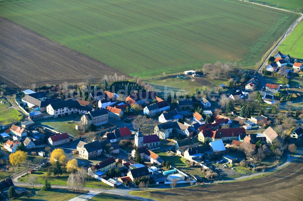 Luftbild Schmirma - Dorf - Ansicht am Rande von Feldern in Schmirma im Bundesland Sachsen-Anhalt, Deutschland