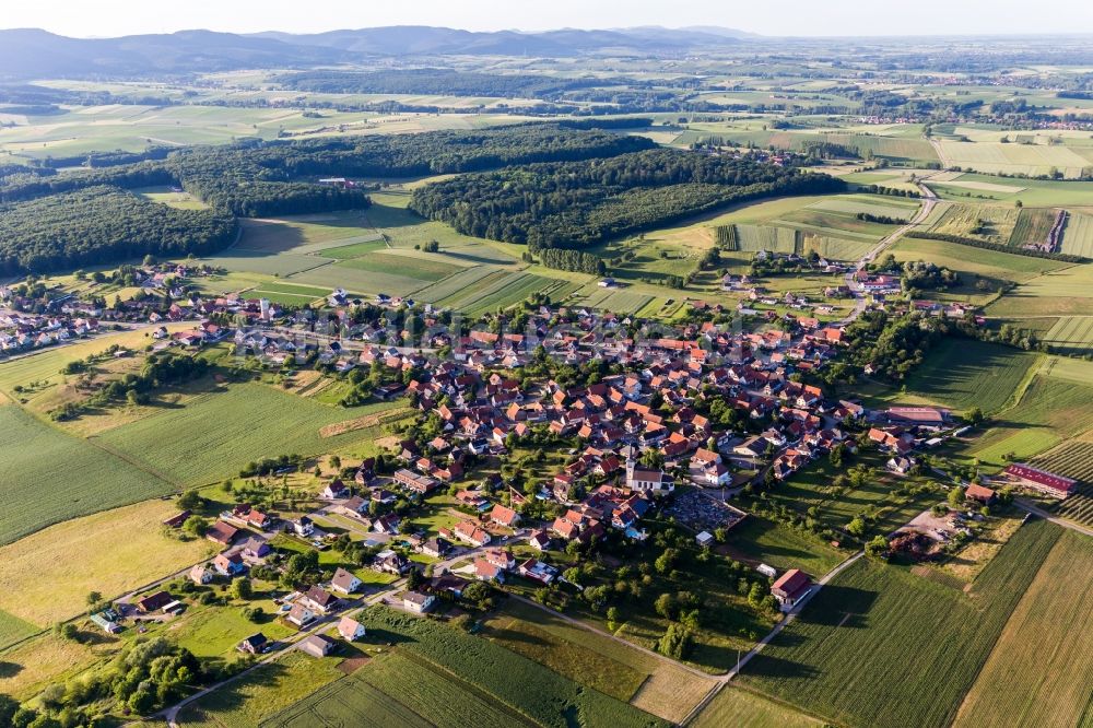 Luftbild Schoenenbourg - Dorf - Ansicht am Rande von Feldern in Schoenenbourg in Grand Est, Frankreich