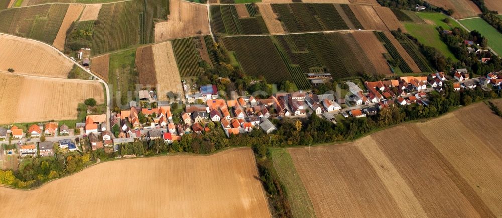 Vollmersweiler von oben - Dorf - Ansicht am Rande von Feldern in Vollmersweiler im Bundesland Rheinland-Pfalz