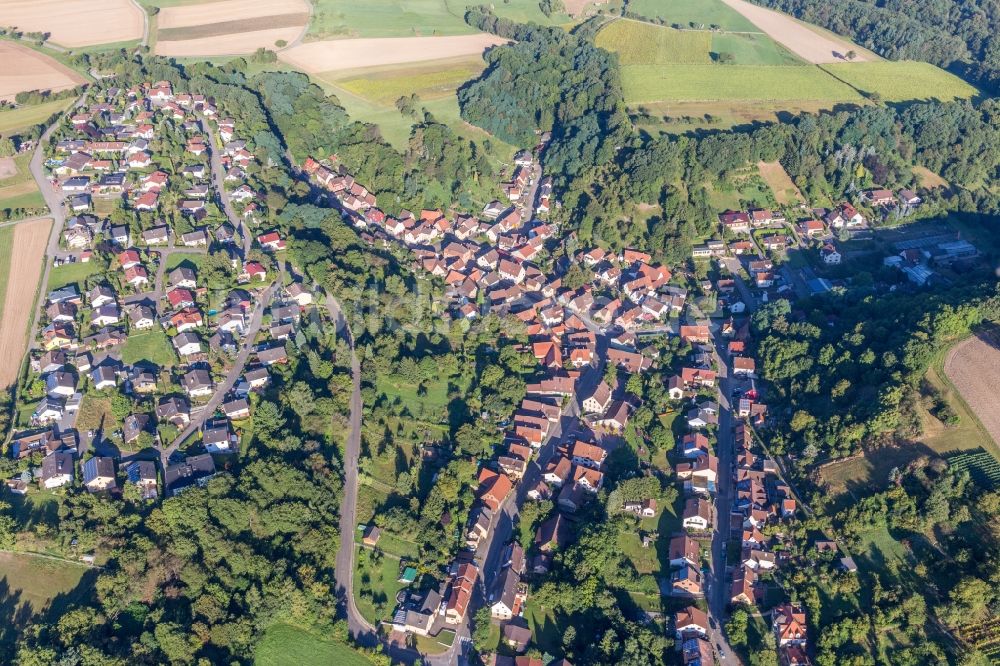 Zaberfeld aus der Vogelperspektive: Dorf - Ansicht am Rande von Feldern in Zaberfeld im Bundesland Baden-Württemberg, Deutschland