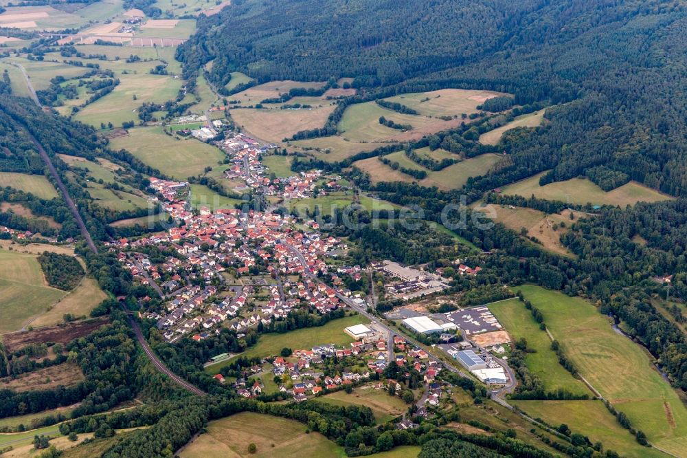 Luftaufnahme Altengronau - Dorf - Ansicht am Rande von landwirtschaftlichen Feldern in Altengronau im Bundesland Hessen, Deutschland