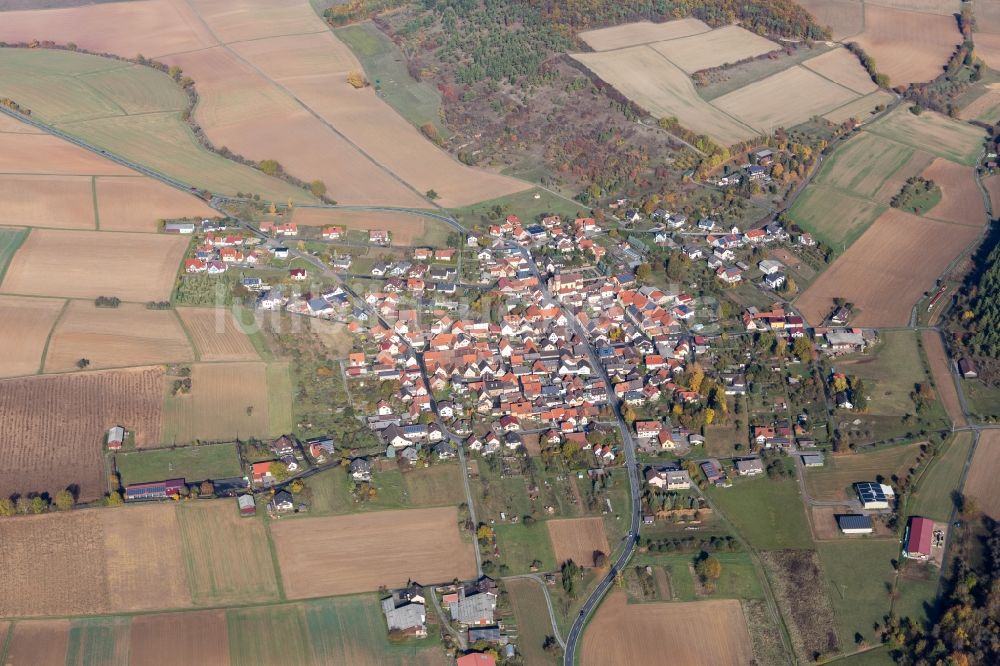 Luftbild Böttigheim - Dorf - Ansicht am Rande von landwirtschaftlichen Feldern in Böttigheim im Bundesland Bayern, Deutschland