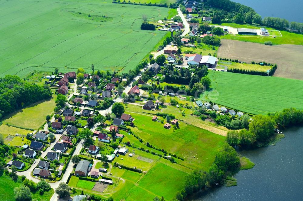 Luftbild Dümmer - Dorf - Ansicht am Rande von landwirtschaftlichen Feldern in Dümmer im Bundesland Mecklenburg-Vorpommern, Deutschland