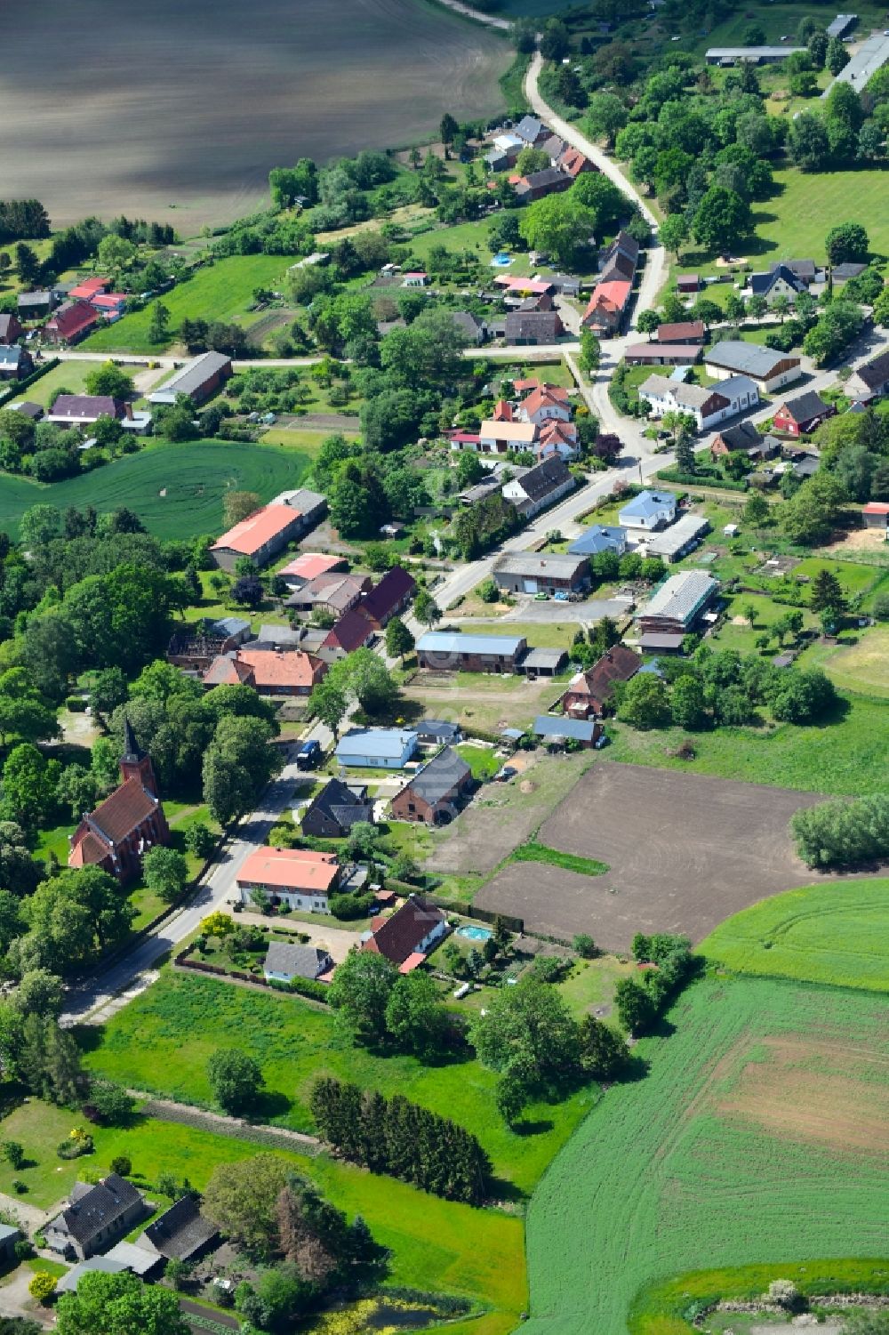 Granzin von oben - Dorf - Ansicht am Rande von landwirtschaftlichen Feldern in Granzin im Bundesland Mecklenburg-Vorpommern, Deutschland