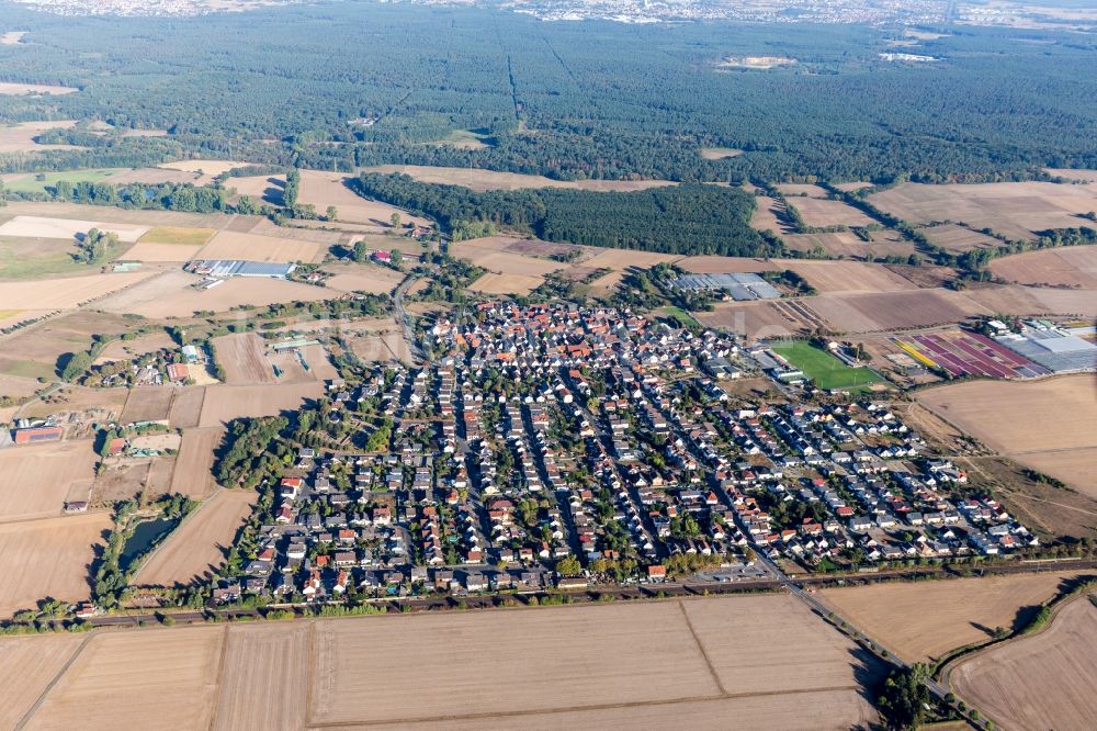 Hergershausen aus der Vogelperspektive: Dorf - Ansicht am Rande von landwirtschaftlichen Feldern in Hergershausen im Bundesland Hessen, Deutschland