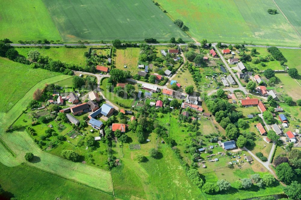 Luftaufnahme Meierstorf - Dorf - Ansicht am Rande von landwirtschaftlichen Feldern in Meierstorf im Bundesland Mecklenburg-Vorpommern, Deutschland