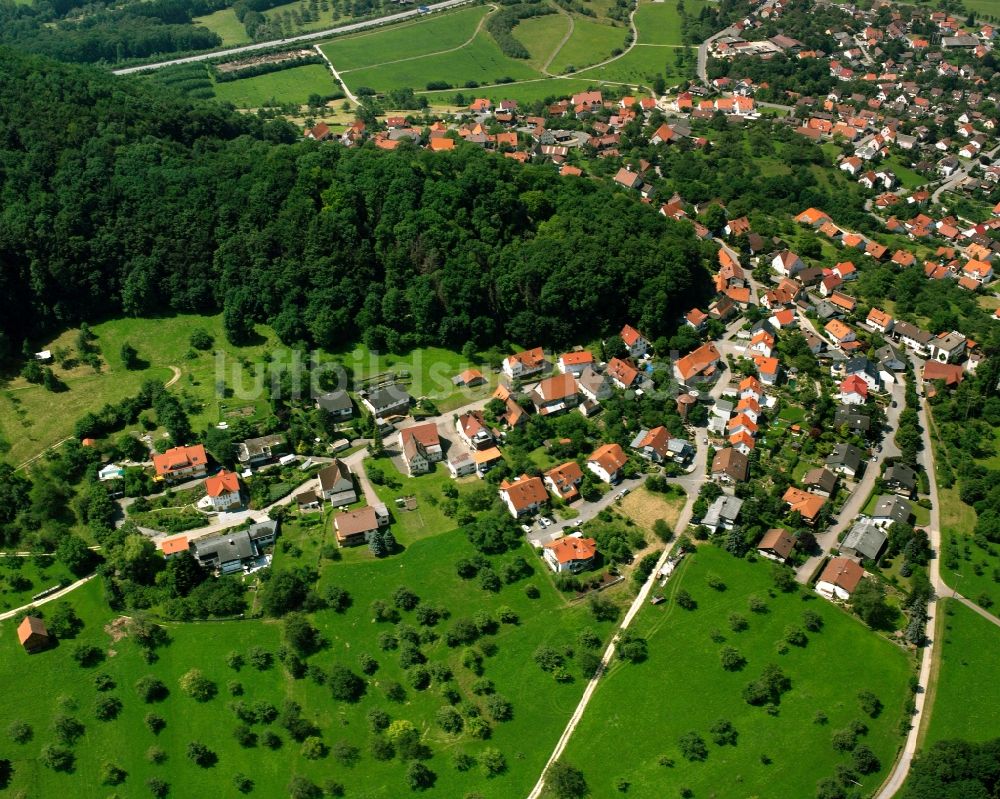 Aichelberg von oben - Dorf - Ansicht am Rande Waldgebieten in Aichelberg im Bundesland Baden-Württemberg, Deutschland