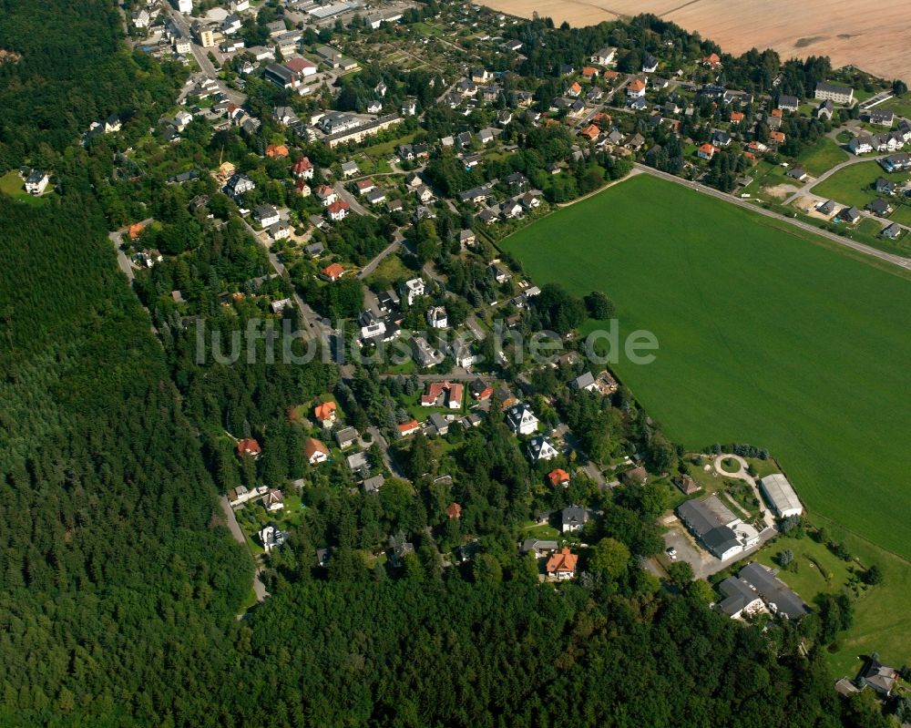 Luftaufnahme Augustusburg - Dorf - Ansicht am Rande Waldgebieten in Augustusburg im Bundesland Sachsen, Deutschland
