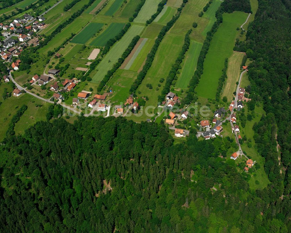Bad Liebenzell aus der Vogelperspektive: Dorf - Ansicht am Rande von Waldgebieten in Bad Liebenzell im Bundesland Baden-Württemberg, Deutschland