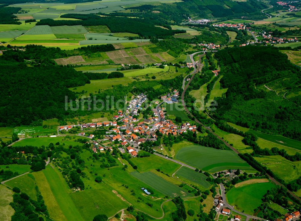 Luftbild Bayerfeld - Dorf - Ansicht am Rande von Waldgebieten in Bayerfeld im Bundesland Rheinland-Pfalz, Deutschland