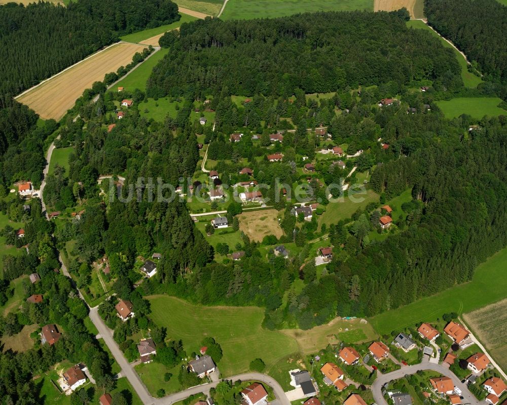 Luftbild Bronnen - Dorf - Ansicht am Rande Waldgebieten in Bronnen im Bundesland Baden-Württemberg, Deutschland