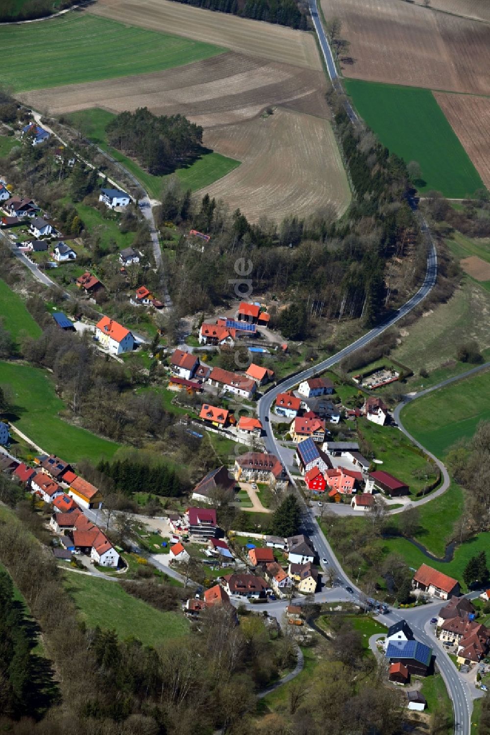Burggrub von oben - Dorf - Ansicht am Rande Waldgebieten in Burggrub im Bundesland Bayern, Deutschland