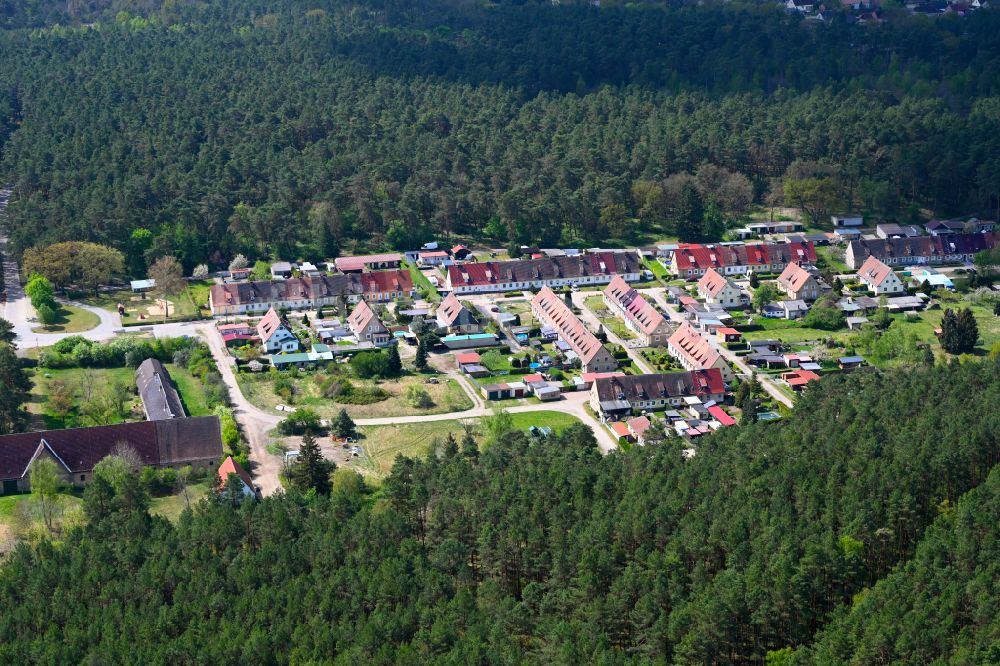 Luftaufnahme Dreetz - Dorf - Ansicht am Rande Waldgebieten in Dreetz im Bundesland Brandenburg, Deutschland