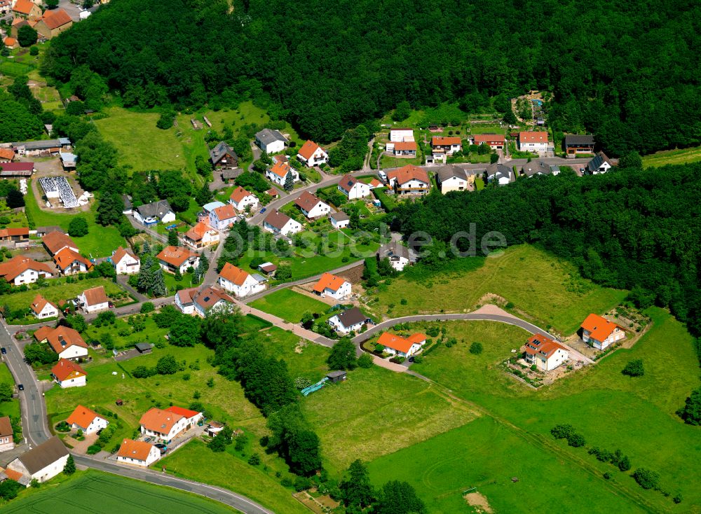 Luftbild Dörnbach - Dorf - Ansicht am Rande von Waldgebieten in Dörnbach im Bundesland Rheinland-Pfalz, Deutschland