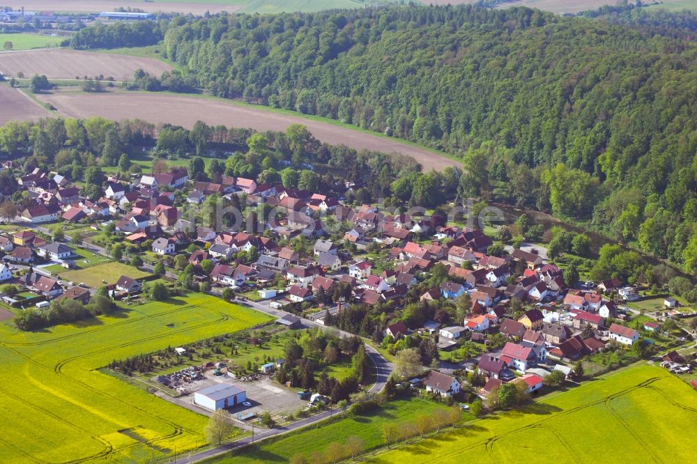 Ebenshausen von oben - Dorf - Ansicht am Rande Waldgebieten in Ebenshausen im Bundesland Thüringen, Deutschland